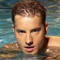 Justin Hartley is ‘Aquaman’