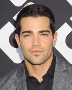 ‘Dallas’ Star Books Role on ‘2 Broke Girls’