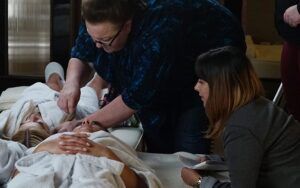TONIGHT: Kimberly McCullough Directed Episode of ‘Pretty Little Liars’ Kimberly McCullough, Freeform, Pretty Little Liars